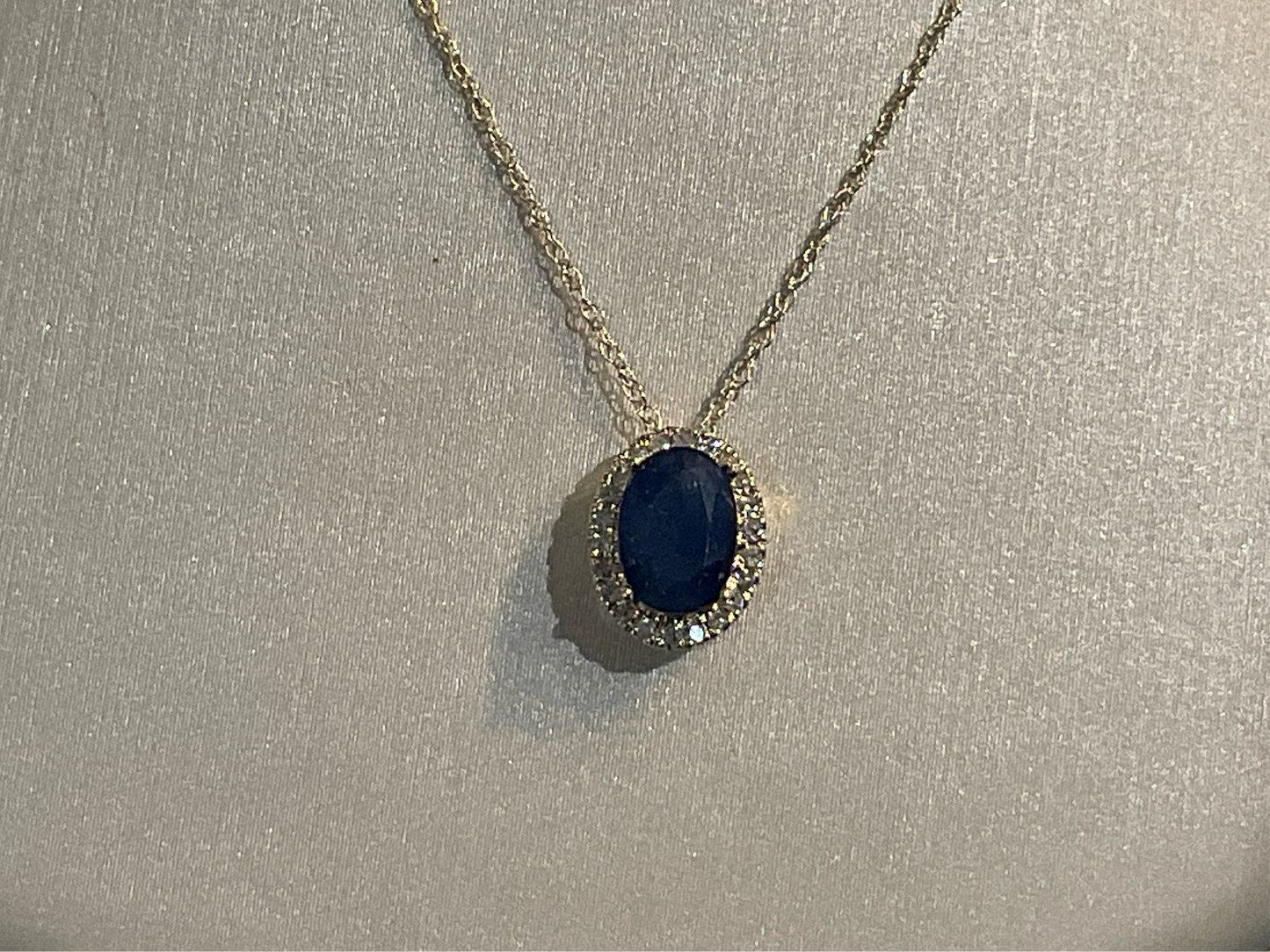 10K Yellow Gold Oval Sapphire & Diamond Pendant Necklace – 1.10 CTW