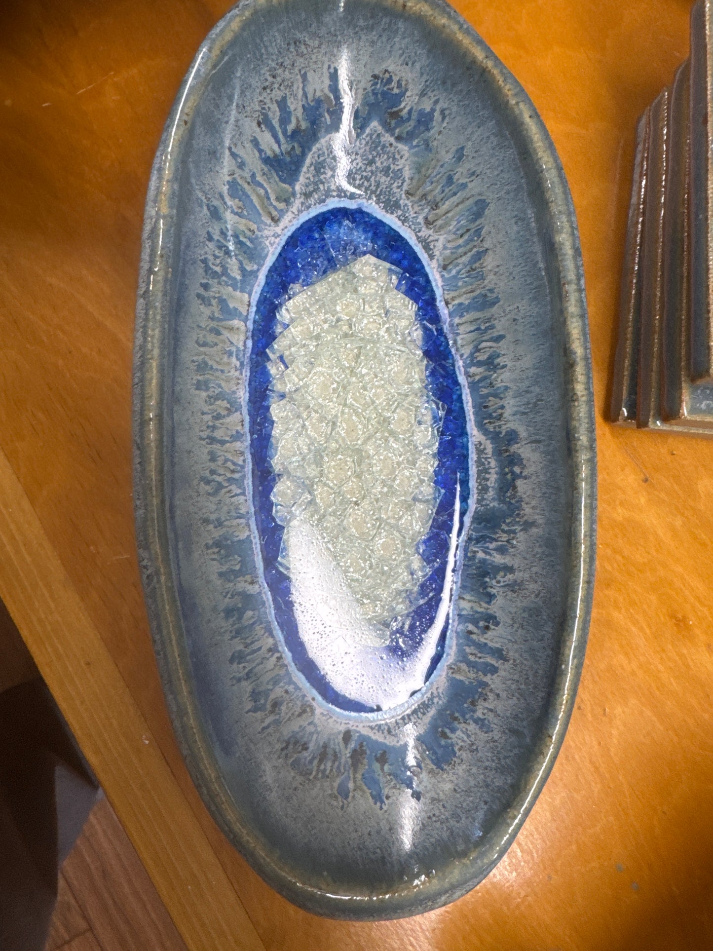Dock 6 Cascade Geode Oval Dish