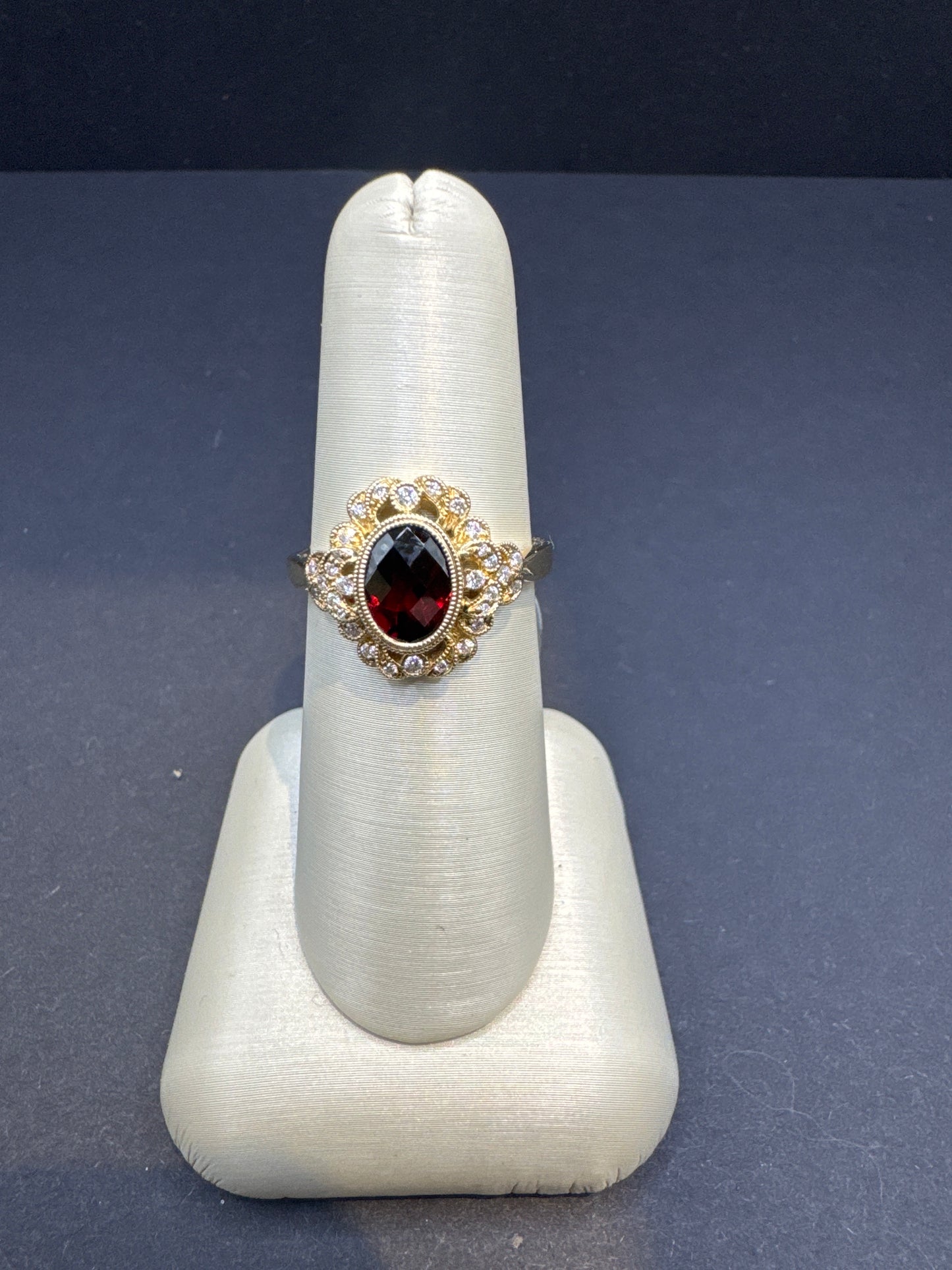 1.40 Carat Art Deco Garnet Ring in 14k Yellow Gold | Vintage-Inspired Statement Piece