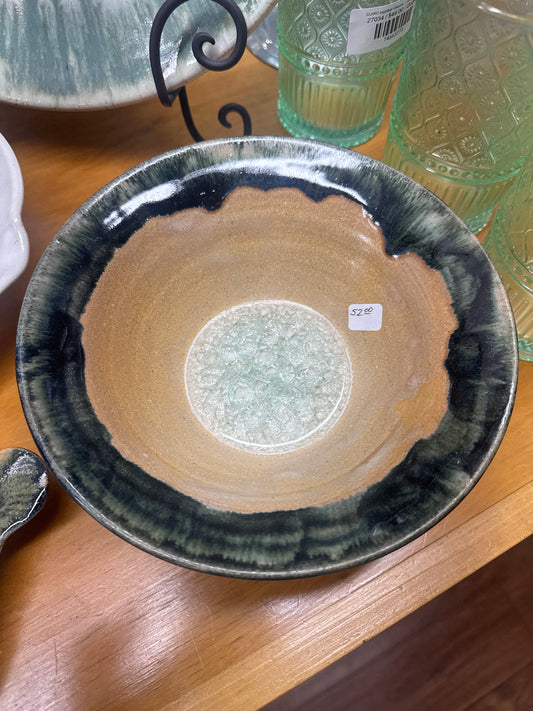 Dock 6 Honey Bee Rimmed Bowl 7"