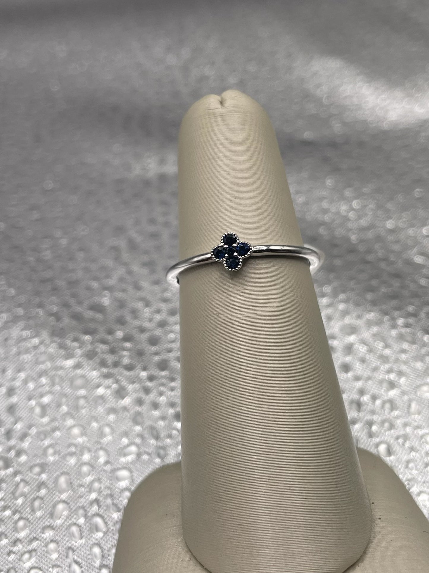 10K White Gold Sapphire Quatrefoil Stackable Ring