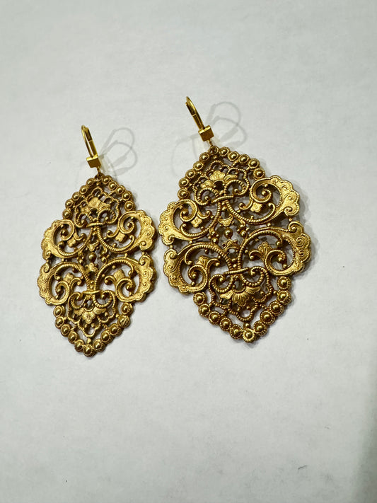 Diamond Shaped Gold Filigree Earrings
