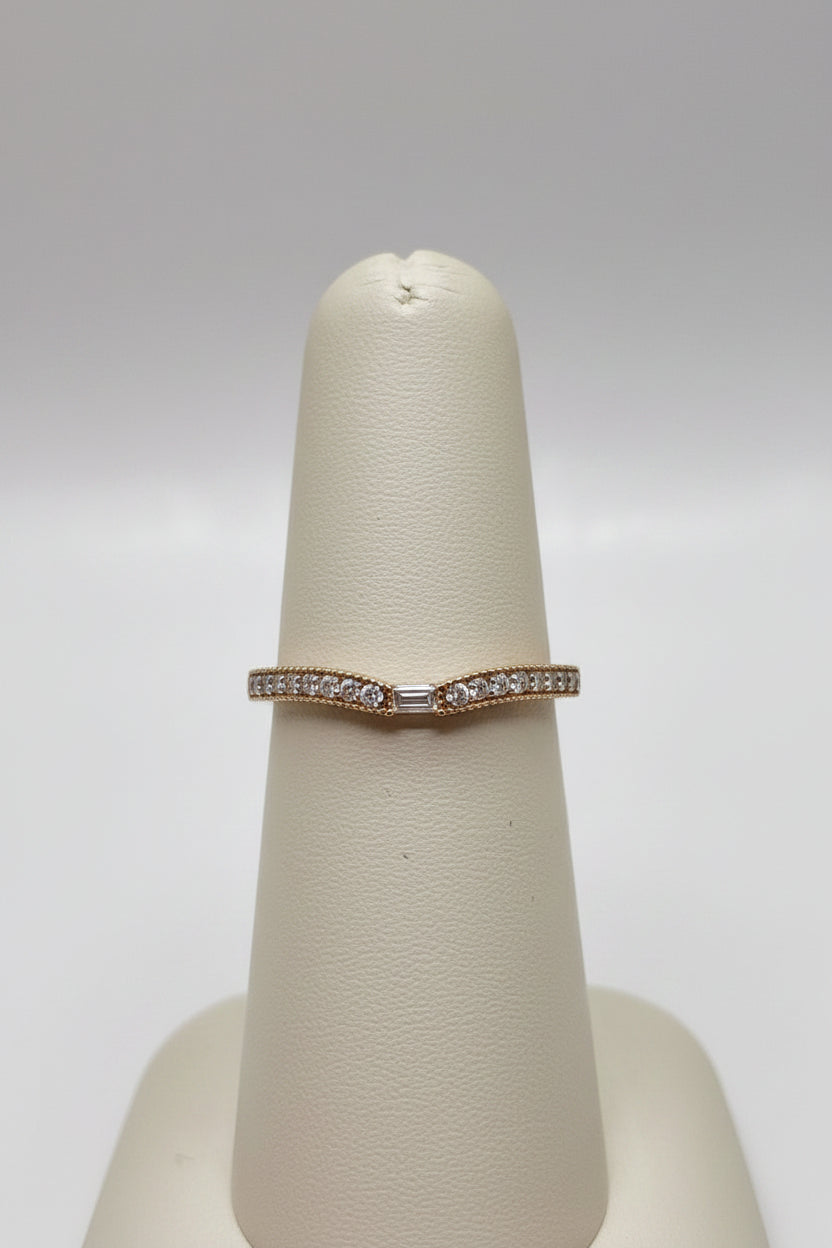 14K Yellow Gold Baguette Diamond Contour Band Ring — 0.15 ctw