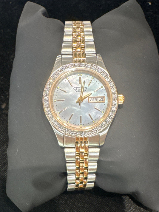 Ladies Quartz Water Resistant Stainless Steel Bracelet