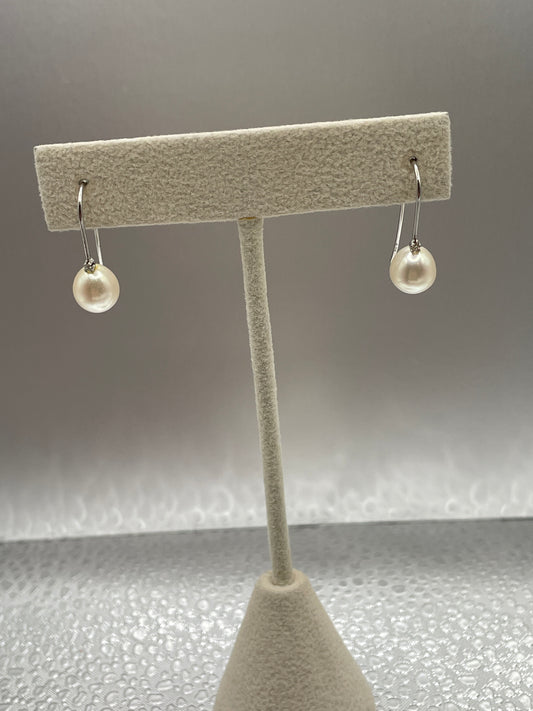 10k white Gold Pearl drop earrings with Diamond accent