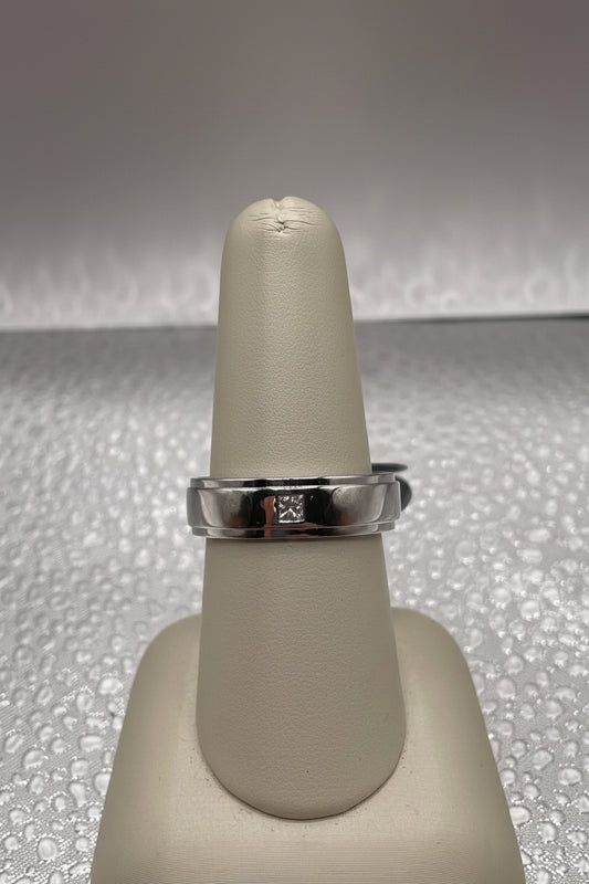 Men's 10K White Gold 5mm Band Ring with Princess Cut Diamond