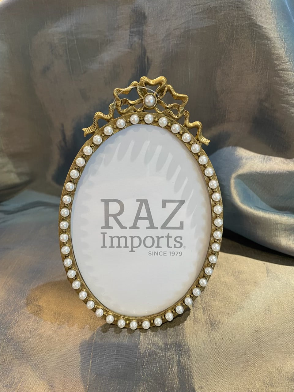 Pearl & Gold Oval frame