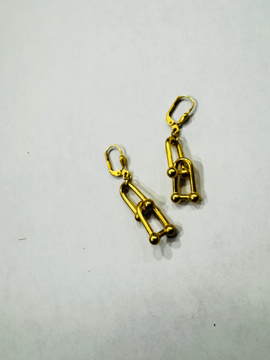 Horseshoe Link Earrings