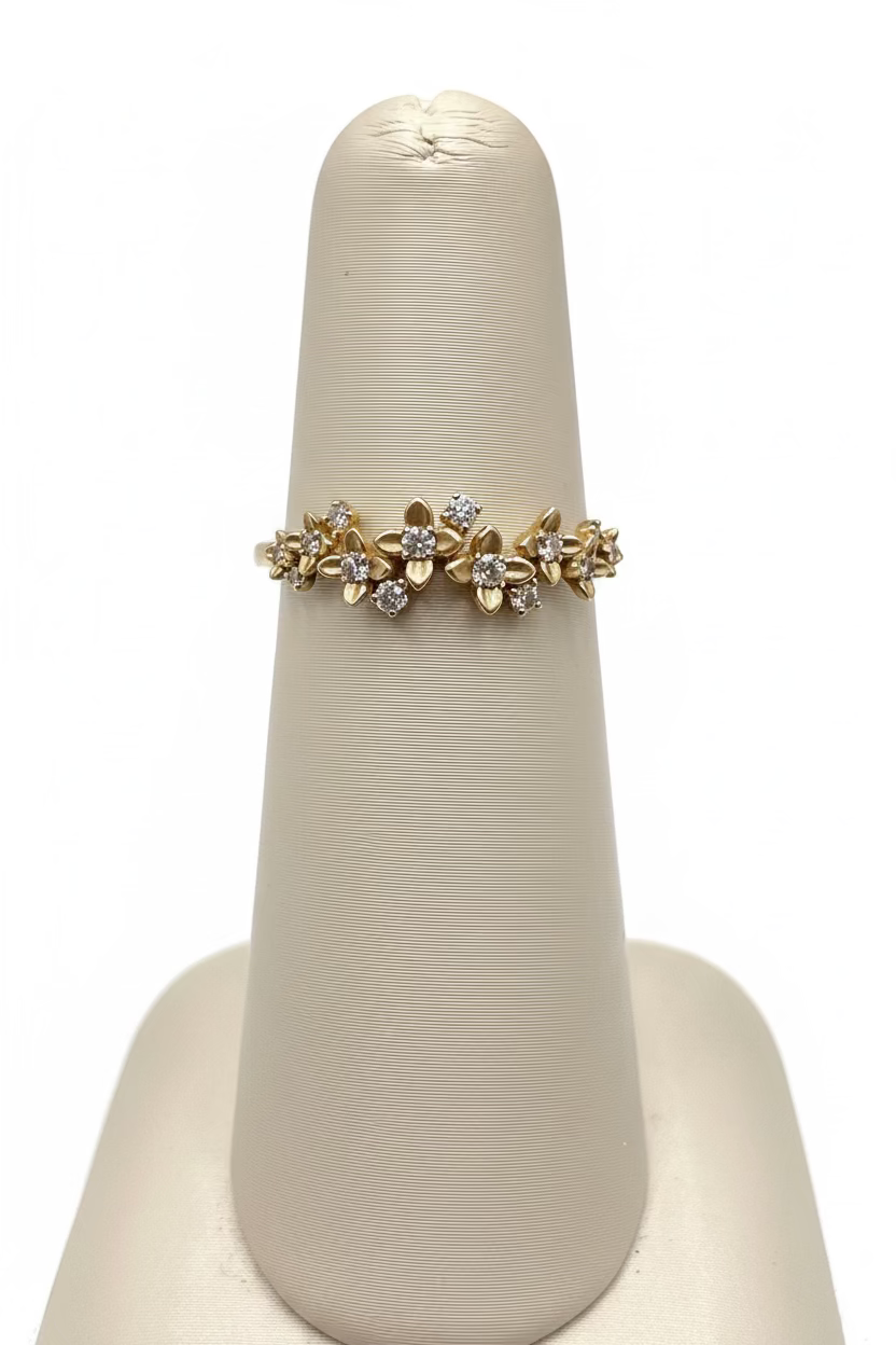 14K Yellow Gold Diamond Flower Motif Band