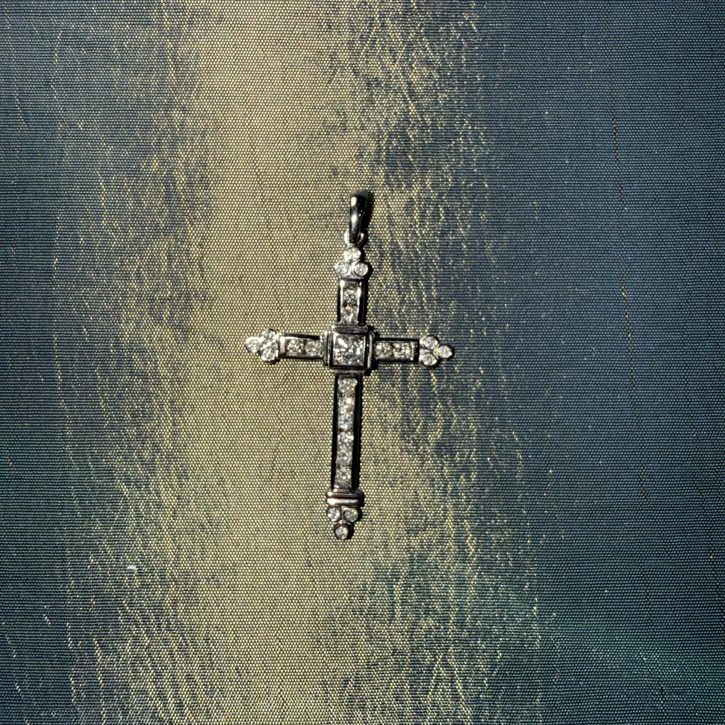 14K White Gold Diamond Cross Pendant – 0.60 CTW