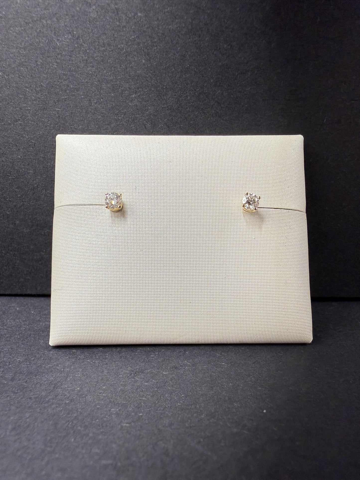 14K Gold Round Diamond Prong-Set Stud Earrings – 0.25 CTW