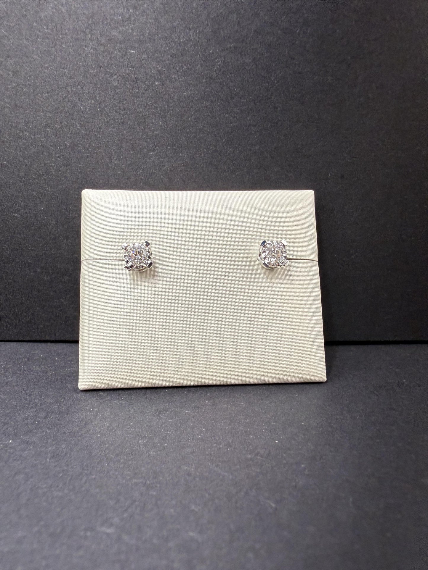 14K White Gold Illusion-Set Round White Stone Stud Earrings – 0.50 CTW