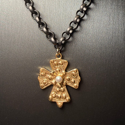 Chunky Gunmetal Chain Necklace with Gold Textured Cross & Pearl Pendant – 19"