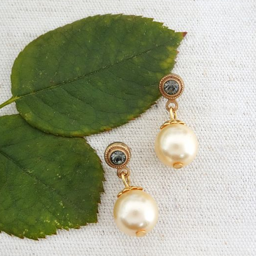 Vintage Style Cream Pearl Earrings