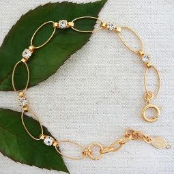 Gold Eyelet Chain Bracelet